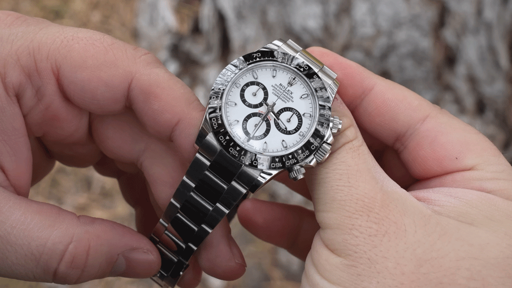 Installation d'un fermoir intelligent sur bracelet montre de luxe